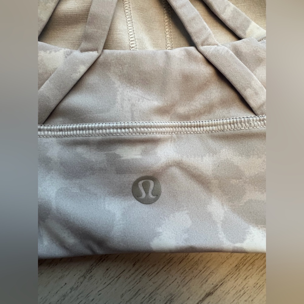 Lululemon Energy Sports Bra - Picture 3 of 4